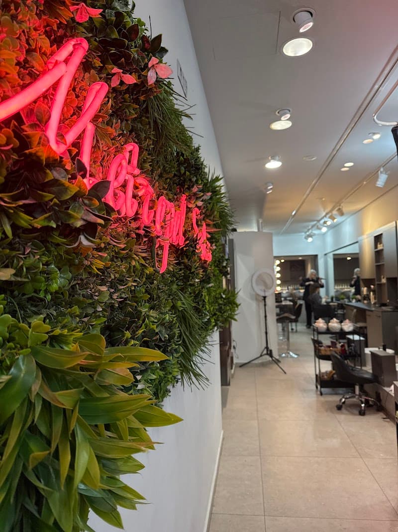 METROPOL hair•nails• eyelashes • eyebrows company avatar