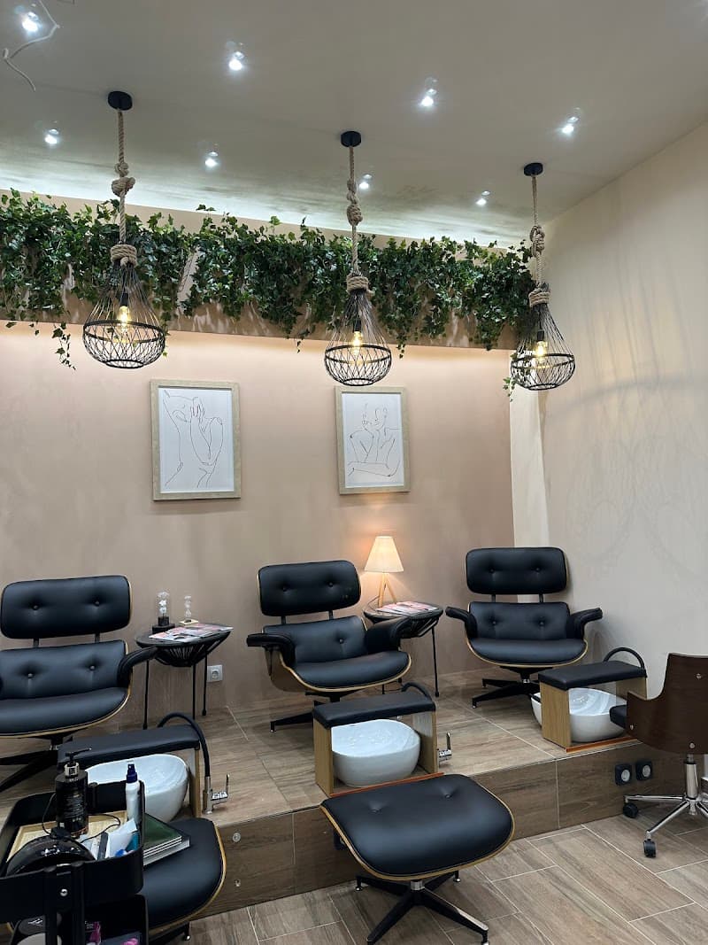 Pretty Woman Salon - Manicure - Pedicure - Brows - Lashes company avatar